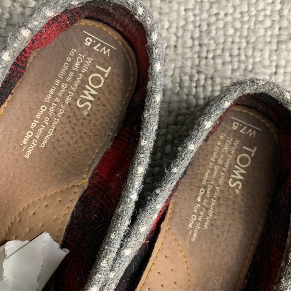 Toms - Picture 8 of 8
